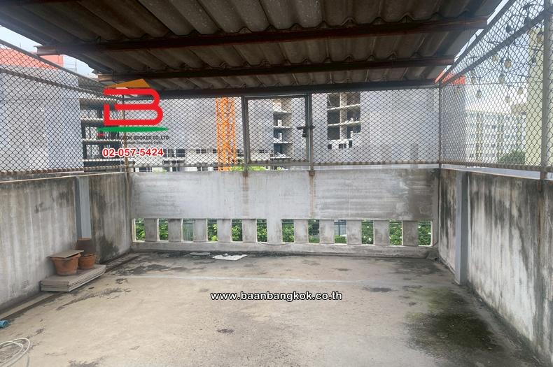 อาคารพาณิชย์ เนื้อที่ 19 ตร.ว. อยู่ระหว่าง ซอยลาดปลาเค้า 83-ซอยลาดปลาเค้า 85 ใกล้เดอะแจ๊สรามอินทรา ถนนรามอินทรา แขวงอนุสาวรีย์ เขตบางเขน 15