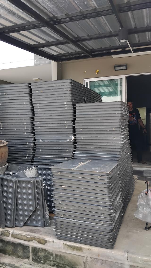 แผ่นพื้นยกสำเร็จรูป Raised floor โครงผิวด้านนอกเป็นเหล็ก ขนาด60*60 ซม. หนาประมาณ33 มม. น้ำหนักโดยประมาณ10 กก. ต่อ1แผ่น แข็งแรงทนทาน 13