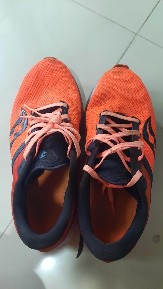 รองเท้า Saucony มือสอง ส้ม