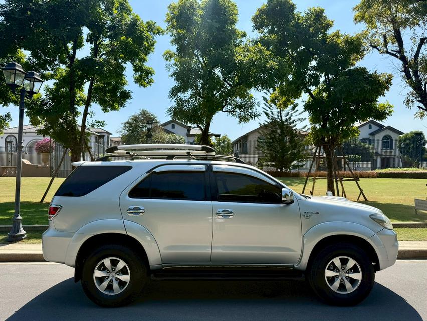 TOYOTA FORTUNER 3.0 G 4WD ปี 2006 สีเทา เกียร์ธรรมดา 4