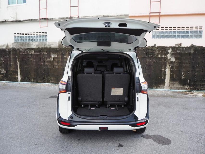 TOYOTA SIENTA, 1.5 V ปี 2017 9