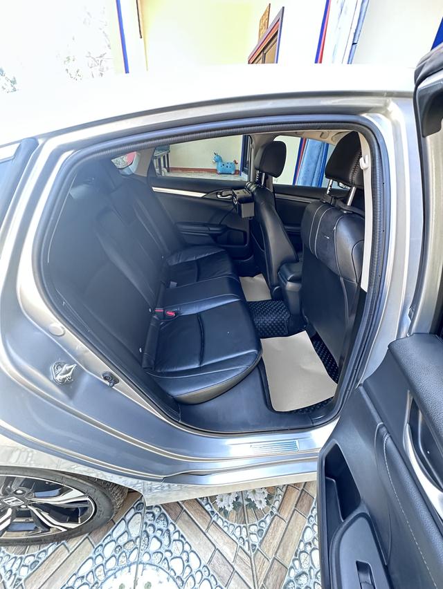 Honda Civic 1.5 Turbo RS	2016 4