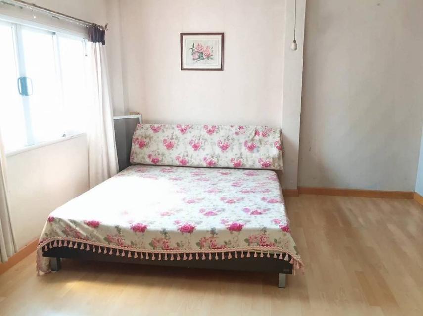 ขายด่วน ทาวน์เฮ้าส์ 2 ชั้น พร้อมอยู่ โครงการ: ม.รุ่งกิจ วิลล่า11 ร่มเกล้า ราคาพิเศษ 9