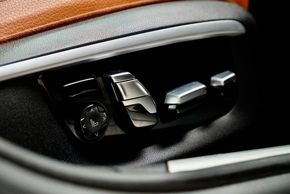 (แจ้งรหัสรถ PR3003) Bmw (G12) 740Li xDrive Pure Excellence ปี 2017 รูปที่ 5