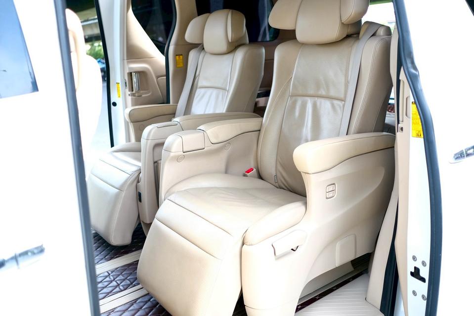 Toyota vellfire 2.4 เบนซินรถสวยตรง ใช้น้อย