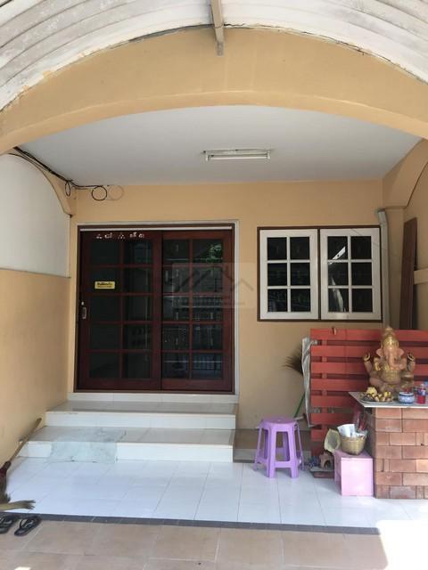 ให้เช่าทาวน์โฮม 3 ชั้น 4 ห้องนอน ลาดพร้าวซอย 29 พร้อมเฟอร์นิเจอร์ ใกล้ MRT ลาดพร้าว 4