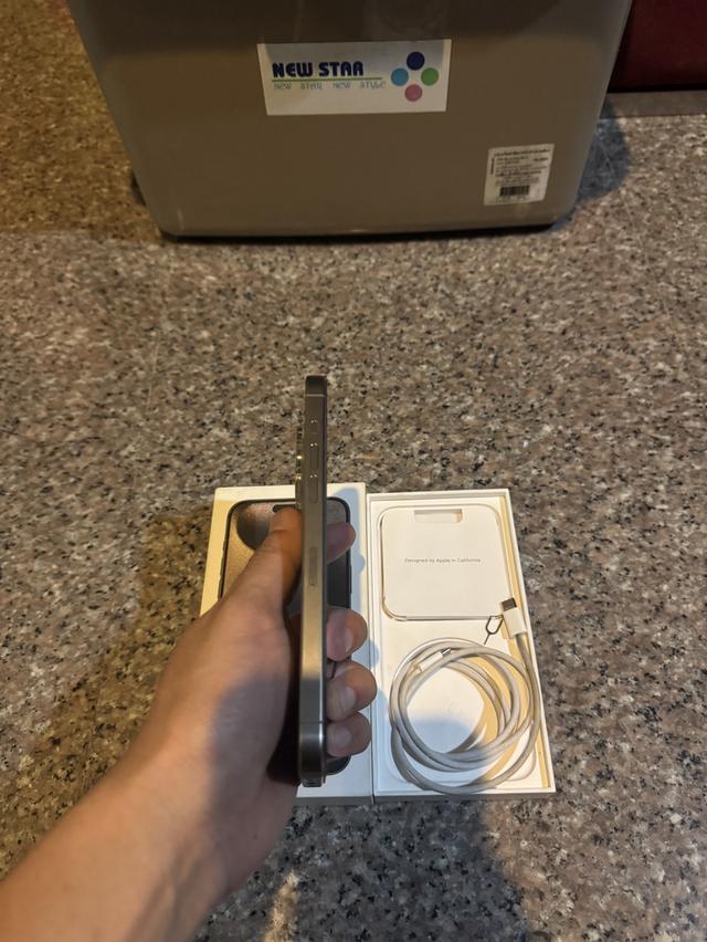 ขายๆๆๆถูกๆๆไอโฟน15ProMaxสีใหม่Natural Titanuim 256กิ๊กยกกล่องอีมี่ตรงสูนTrueใช้งานดีทุกๆฟังชั่นเครื่องรีสโตได้ตลอดไม่มีติดไอคราว ( แบต100%รอบชาด189หาย รูปที่ 6