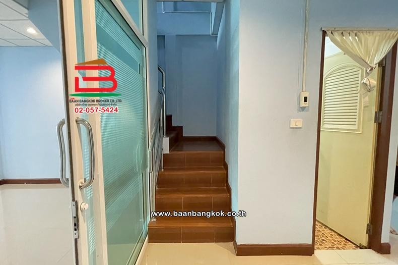 ทาวน์โฮม 2 ชั้น เนื้อที่ 20 ตร.ว. หมู่บ้านตะวันทอง 3 ซอย 2 (ซอยเพชรเกษม 69) ถนนเพชรเกษม แขวงหนองแขม เขตหนองแขม 10