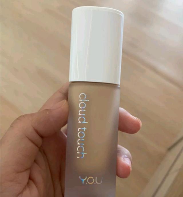 YOU Cloud Touch Blurring Skin Tint 2