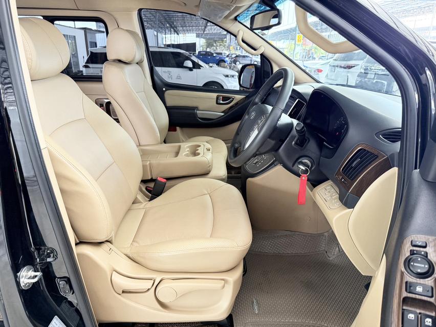Hyundai H-1 2.5 Deluxe (ปี 2019) Wagon AT 8