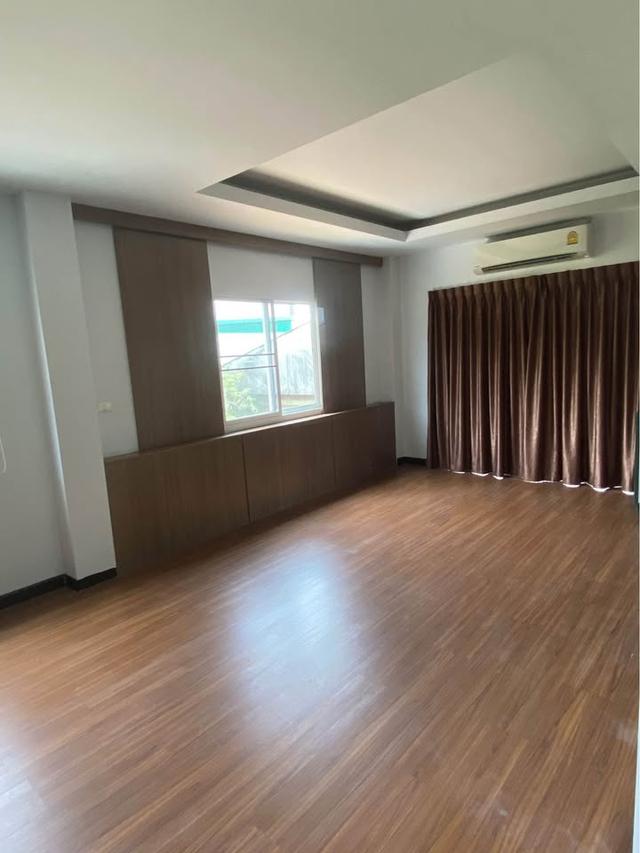 ขายบ้านเดี่ยว 3 ชั้น 100 ตร.วา ใกล้ ม.เกษตรศาสตร์ ซอยประเสริฐมนูกิจ 7 เหมาะทำ Home Office**ที่จอดรถภายในบ้าน 6 คัน 4