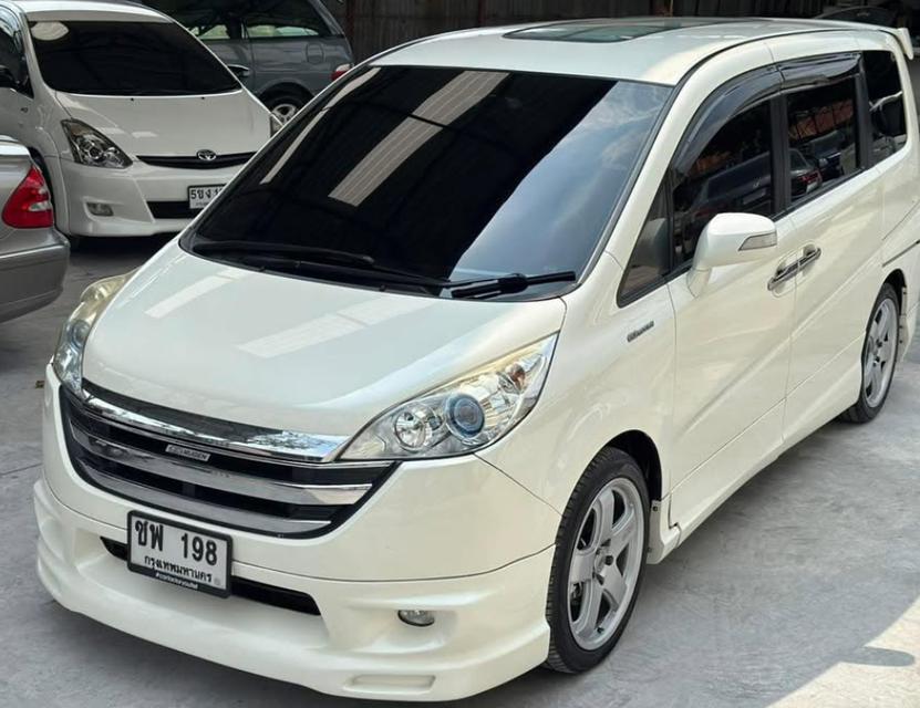 Honda Stepwagon Rg1 สีขาว