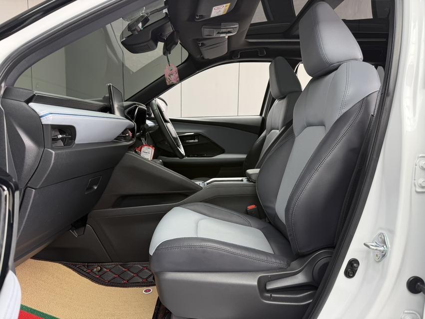 2024 TOYOTA YARIS CROSS, 1.5 HEV PREMIUM LUXURY โฉม ปี23-ปัจจุบัน ตัวท็อปสุด สีขาวมือเดียวป้ายแดง รูปที่ 6