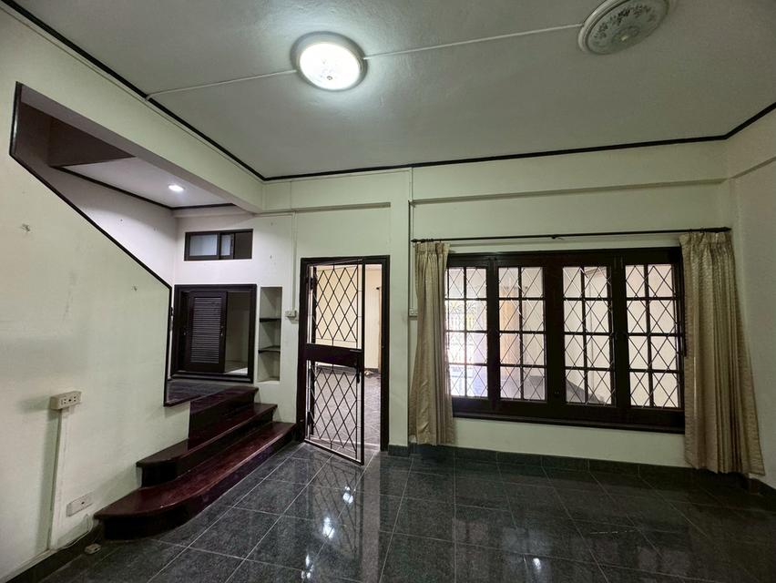 ขายทาวน์เฮ้าส์ ติดรถไฟฟ้า ลาดพร้าว71 ต่อเติมเต็ม ** เพียง 6.5 ล้านบาท ** -1636