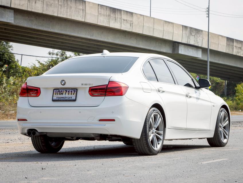 BMW 320i 2.0 LUXURY ปี 2017