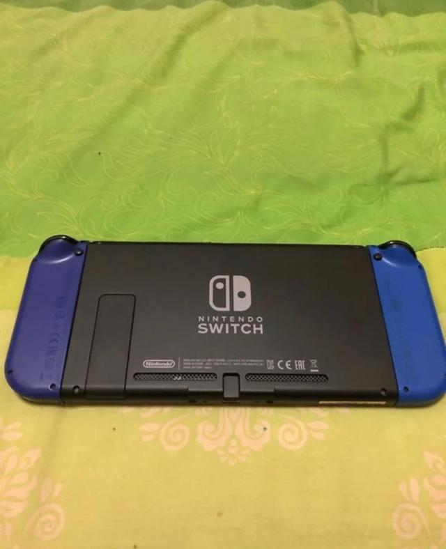 Nintendo Switch V1 256 GB 4