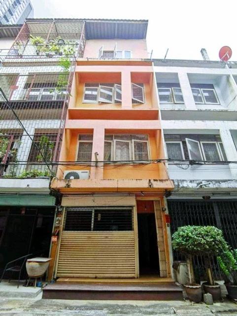 สุขุมวิท 89-97 BTS อ่อนนุช 700ม. ให้เช่าตึกแถวทั้ง 4 ชั้น 17 ตร.วา. 372 ตร.ม. โลตัส สุขุมวิท50 800ม. 3 นอน 2 น้ำ 1