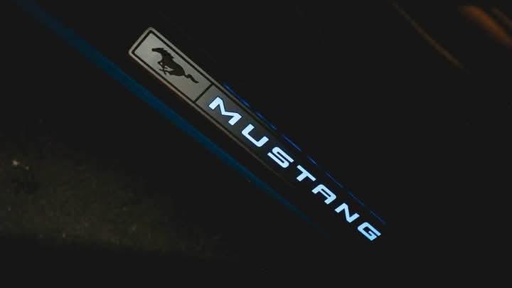 Ford Mustang สีฟ้า 9