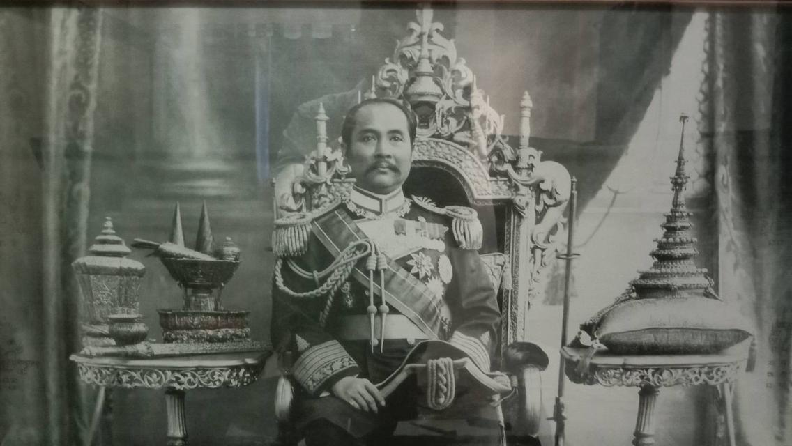 784.พระบรมฉายาลักษณ์ในหลวงรัชกาลที่ 5 พระบาทสมเด็จพระปรมินทรมหาจุฬาลงกรณ์ พระจุลจอมเกล้าเจ้าอยู่หัว รูปย่อยที่ 3