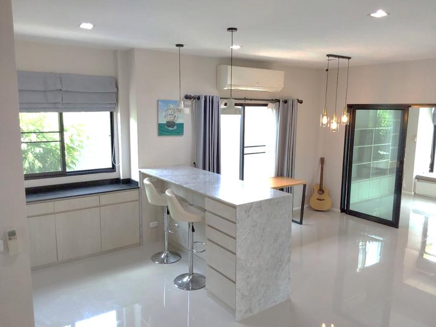 บ้านเดี่ยวแปลงมุม 64 ตรว. มบ.คาซ่าวิลล์ (รามคำแหง-วงแหวน 2) ถนนเคหะร่มเกล้า สวยเหมือนใหม่ในหมู่บ้านมีระดับ 3 นอน 3 น้ำ พิเศษ 7.5 ล้าน 8