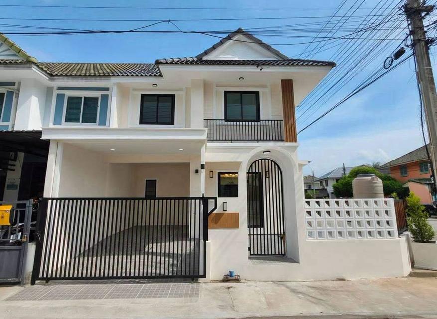 หมู่บ้านพฤกษา25  ซอยกันตนา บางใหญ่ทาวน์เฮาส์   2 ชั้น  หลังมุม ตกแต่งใหม่พร้อมอยู่  มีห้องนอนชั้นล่าง แถมฟรีเฟอร์นิเจอร์ 1