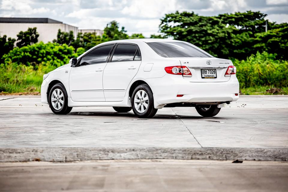 Toyota Altis 1.8E ปี 2011 เกียร์ออโต้ สีขาว สวยสภาพดี มือเดียวป้ายแดง 9