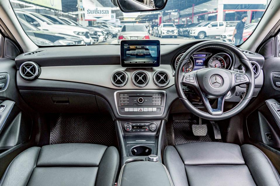 รหัสรถ NP3429 BENZ GLA200 URBAN 2018 11