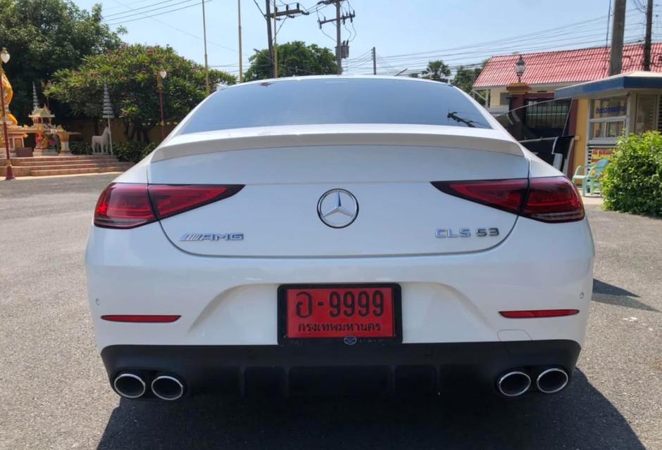 Mercedes-Benz CLS-Class Sedan สีขาว  3