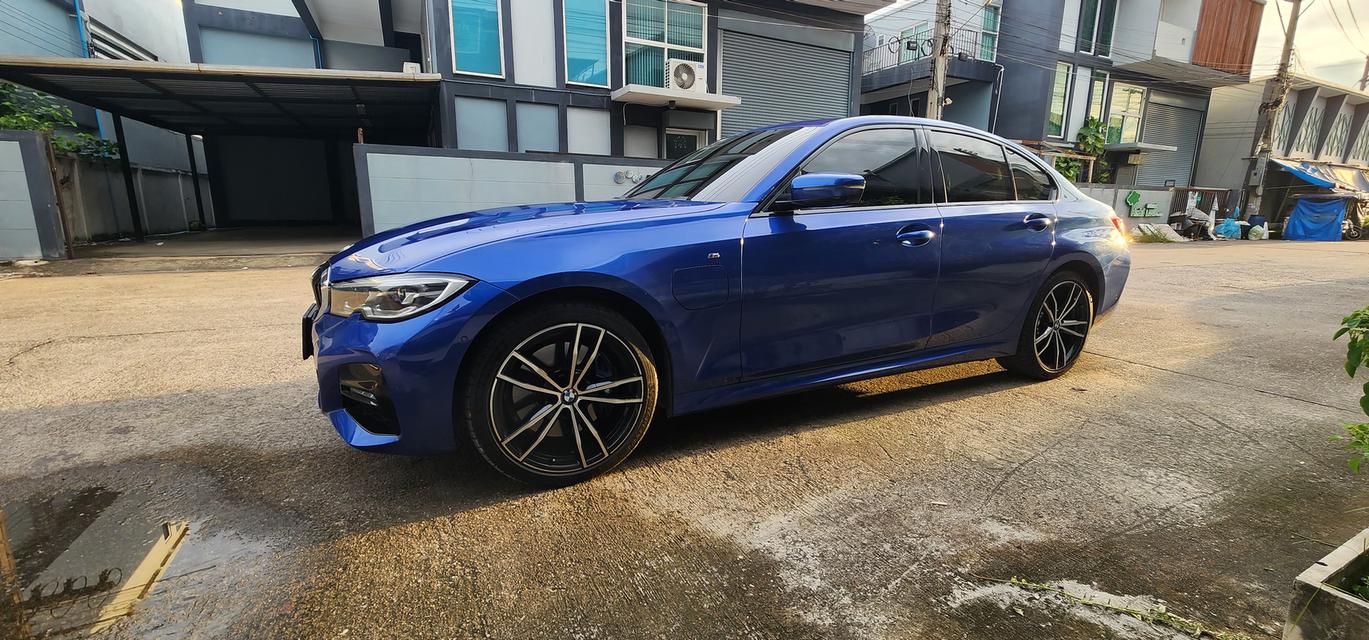 ขายรถbmw 330e m sport เจ้าของขายเอง มือสอง 4