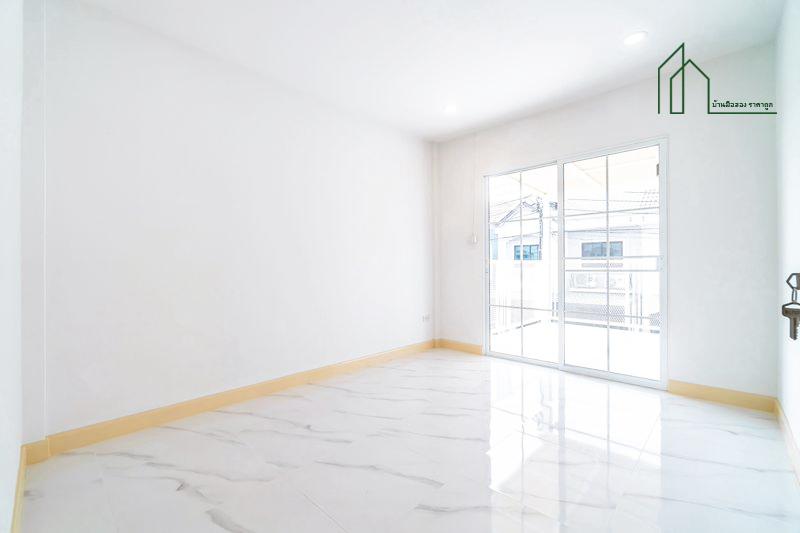 หมู่บ้านบัวทองธานี บางบัวทอง ตรงข้ามสมบัติบุรี ฟรีโอน 9