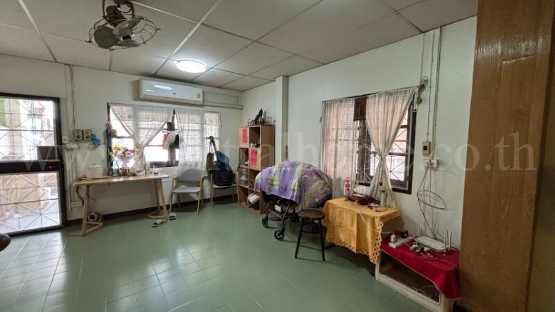 ทาวน์โฮม เกร็ดแก้วการ์เด้น 2 - ปากเกร็ด แปลงมุม ใกล้รถไฟฟ้าสายสีชมพู 6