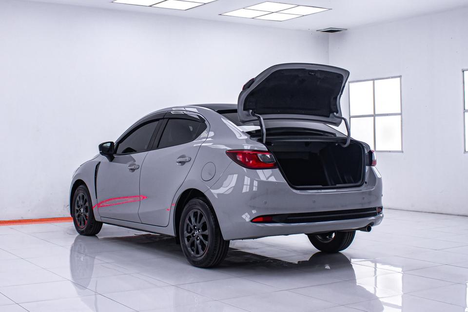 MAZDA 2 1.3 SP SEDAN 2024  6