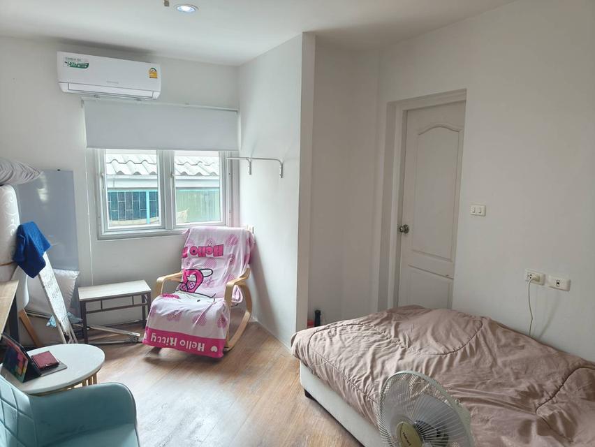 🏡 ขายทาวน์โฮม 3 ชั้น หมู่บ้านเมอริท เพลส ลาดพร้าว 87 แยก 10 💰 ราคา 3,990,000 บาท (ต่อรองได้) ✅ ค่าโอนคนละครึ่ง 📍 เจ้าของขายเอง 4