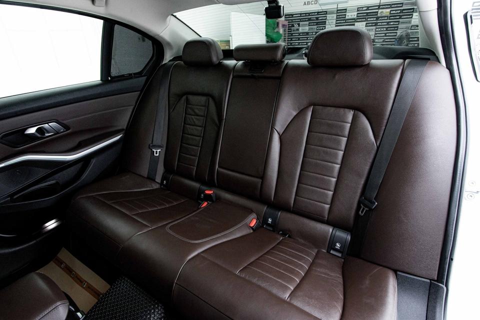 รหัสรถ 1C658 320D LIMOUSINE RHD 2.0 2020 13
