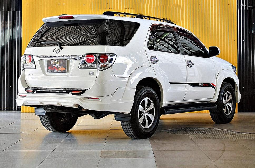 Fortuner 3.0 V เห็นโพสต์นี้จาก ENNXO อยู่ใช่ไหมครับ? สนใจคันนี้แจ้งมาได้เลย มีราคาพิเศษเฉพาะลูกค้าที่มาจาก ENNXO ครับ รูปย่อยที่ 4