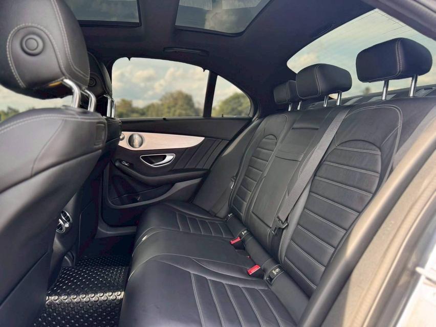 Mercedes Benz C350e AMG 2018 รถสวย ใช้น้อยมากๆ ใหม่จริงๆ คุ้มสุดๆ 13