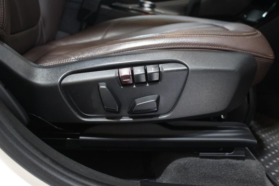 รหัสรถ JRS9722 BMW X1  S-Drive 1.8 i X-Line ( F48 ) ปี : 2018 15