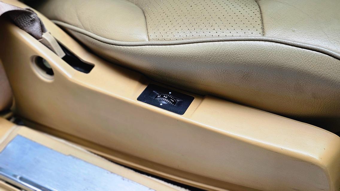 Mercedes-Benz S500 Coupe (C140) | ปี 1994 | ไมล์ 1xx,xxx กม.💵 ราคาพิเศษเพียง 199,000 บาท⚬ เครื่องยนต์เบนซิน V8 ขนาด 5.0 ลิตร DOHC 32 วาล์ว (M119)⚬ รูปที่ 12