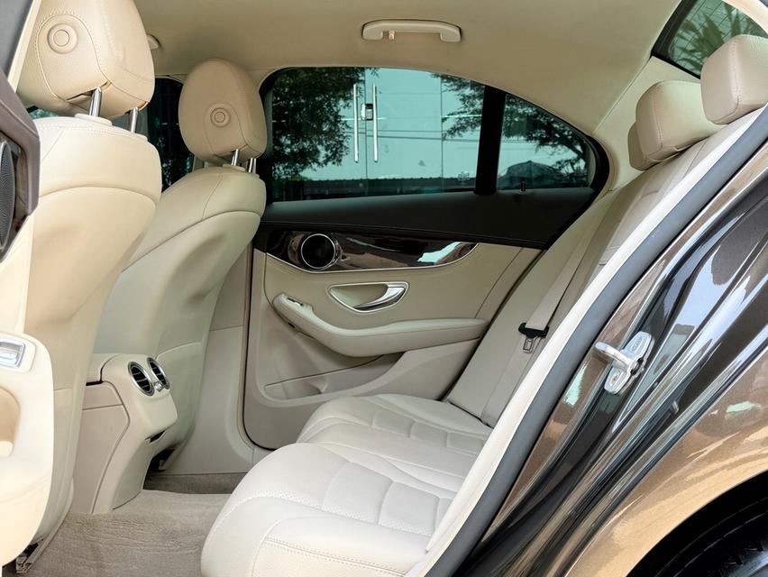 2015 BENZ C180 EXCLUSIVE รถมือเดียวออกป้ายแดง รถวิ่งน้อยเพียง 39,000 กม รถเข้าศูนย์ทุกระยะ รถไม่เคยมีอุบัติเหตุครับ รูปที่ 14