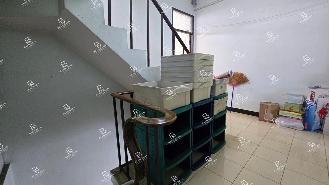อาคารพาณิชย์4.5ชั้น ห้องมุม พื้นที่ 11.5 ตร.ว ใจกลางเยาวราช ซอยยี่สิบสองกรกฏา3 ใกล้MRTสถานีวัดมังกร ตรอกไมตรีจิต 13