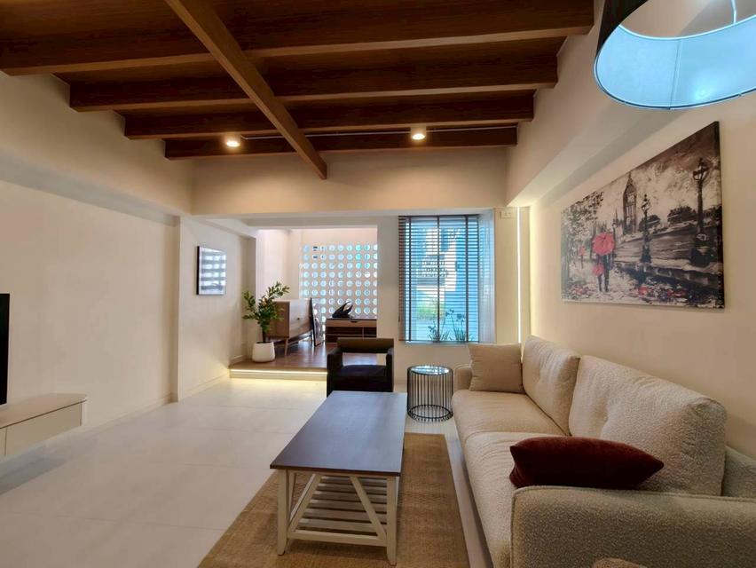 ขายถูกทาวน์เฮ้าส์ 2 ชั้น ม.เลิศอุบล โชคชัย4 ซ.22  Lertubon, Chokchai 4 Soi 22  ขนาด 18 ตรว. 2 นอน 2 น้ำ บ้านสวย บ้านเสวย พร้อมเฟอร์นิเจอร์ รีโนเวทใหม่ 4