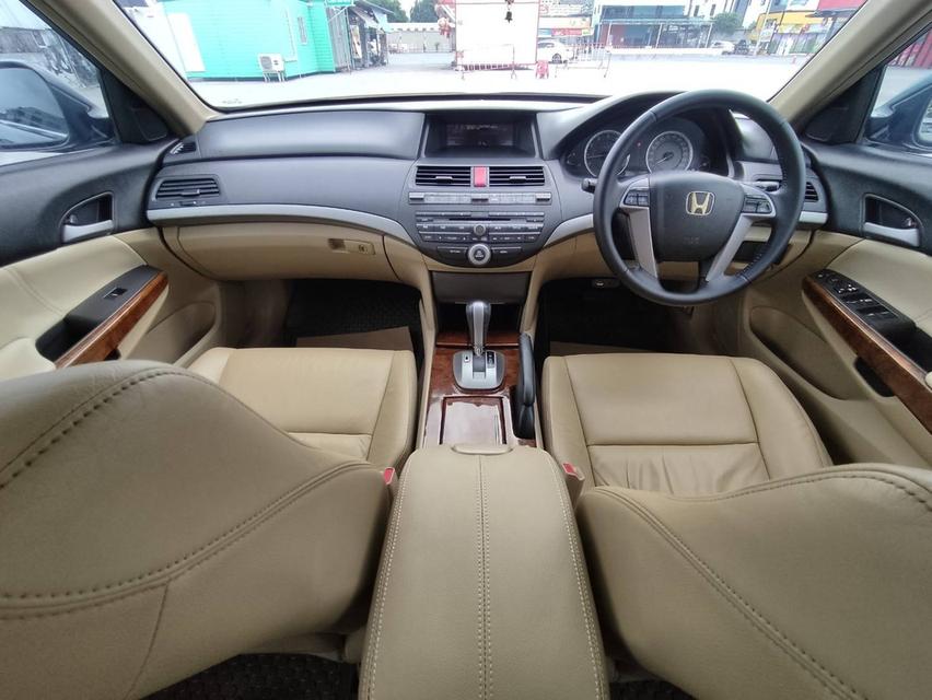 Honda Accord 2.0 EL i-VTEC ปี2012  9