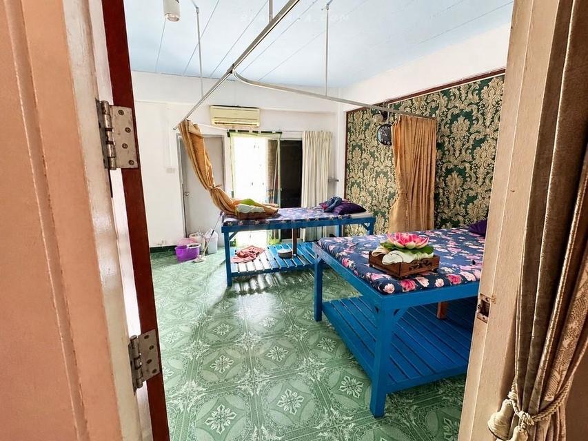 For Sale — Corner Commercial Building with Tenant near the Beach, Pratumnak Soi 6Commercial building for sale with existing tenant and rental income. 11