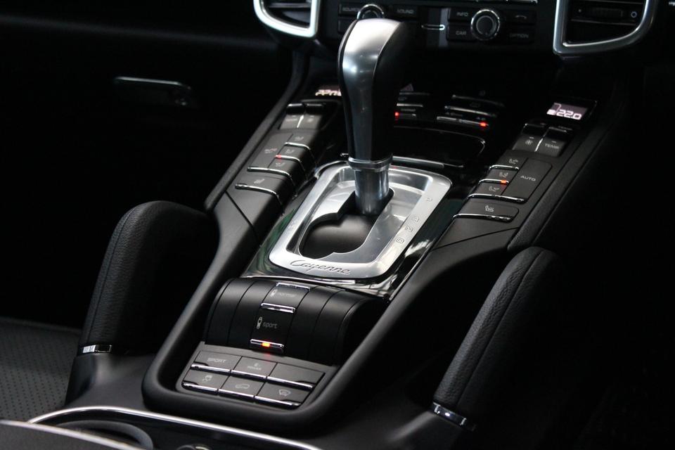 รหัสรถ JRS938 เข้าใหม่สวยจัด กับ Porsche Cayenne Hybrid 2013 16