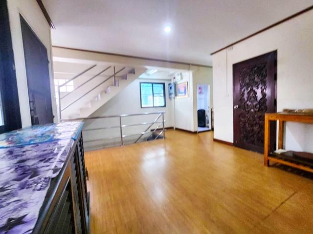 ทำเลรัชดา ห้วยขวาง 7-Eleven ลดราคา 45% ประชาราษฎร์บำเพ็ญ10-19 50ม.ที่จอดรถรอบอาคาร 5 คัน ให้เช่าอาคารออฟฟิศ 5 ชั้น 765ตร 5