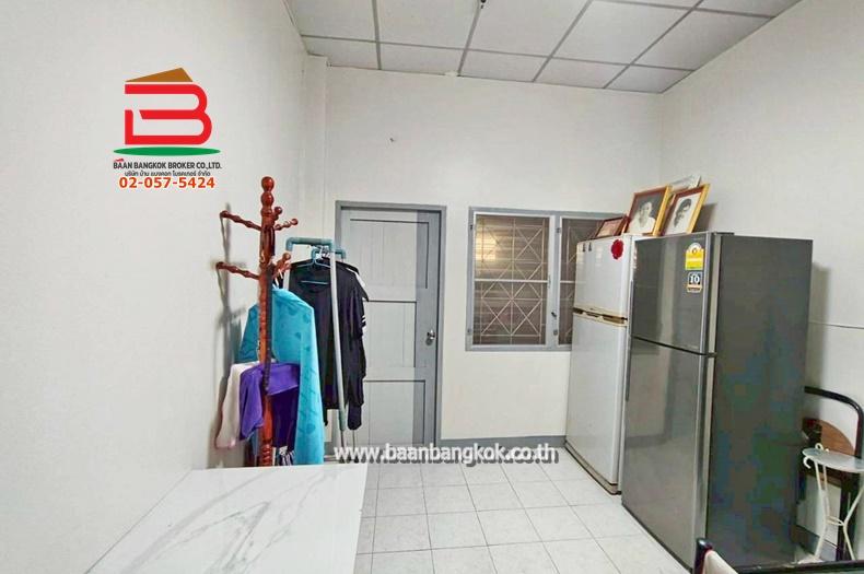 ทาวน์เฮาส์ หมู่บ้านฉัตรณรงค์ วิลล่า 5 เนื้อที่ 16 ตร.ว (สามแยกไฟแดง ถนนเส้นปท. 3004) ถนนลำลูกกา ตำบลบึงคำพร้อย อำเภอลำลูกกา ปทุมธานี 9