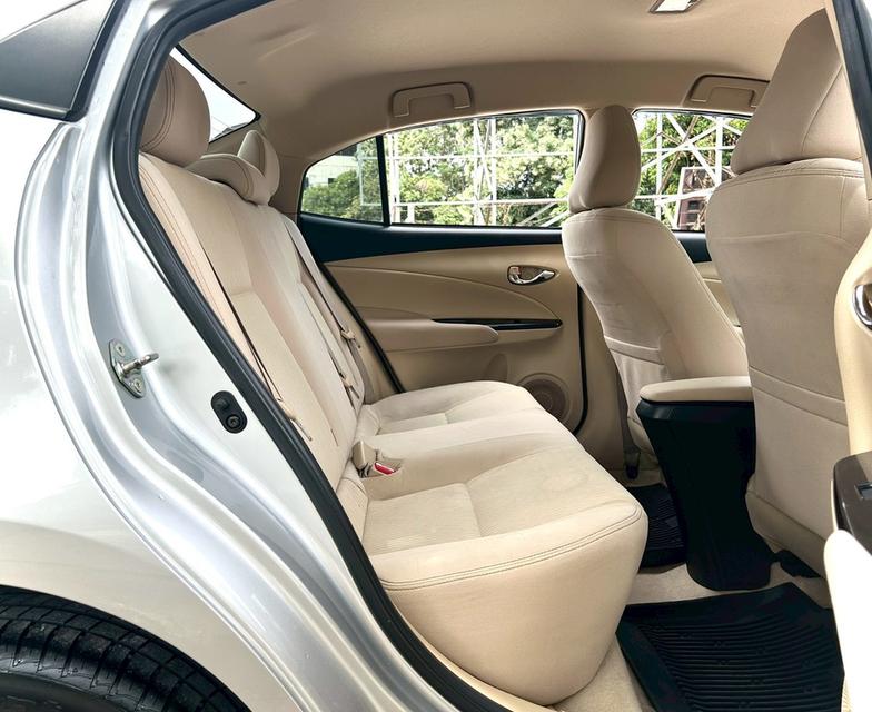 Toyota Yaris Ativ 1.2G ปี17 13