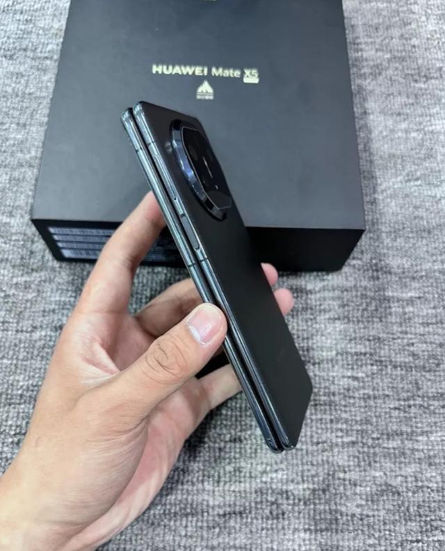 โทรศัพท์ huawei mate x5  4