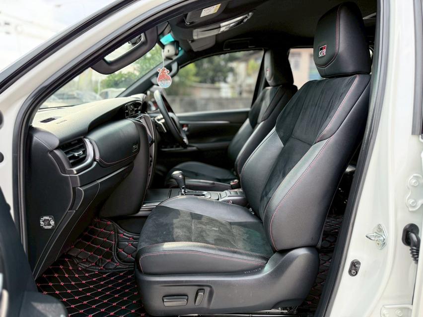 TOYOTA FORTUNER 2.8 GR SPORT 4WD BLACKTOP ปี 2022 โฉม ปี15-ปัจจุบัน สีขาวหลังคาดำ รูปที่ 8