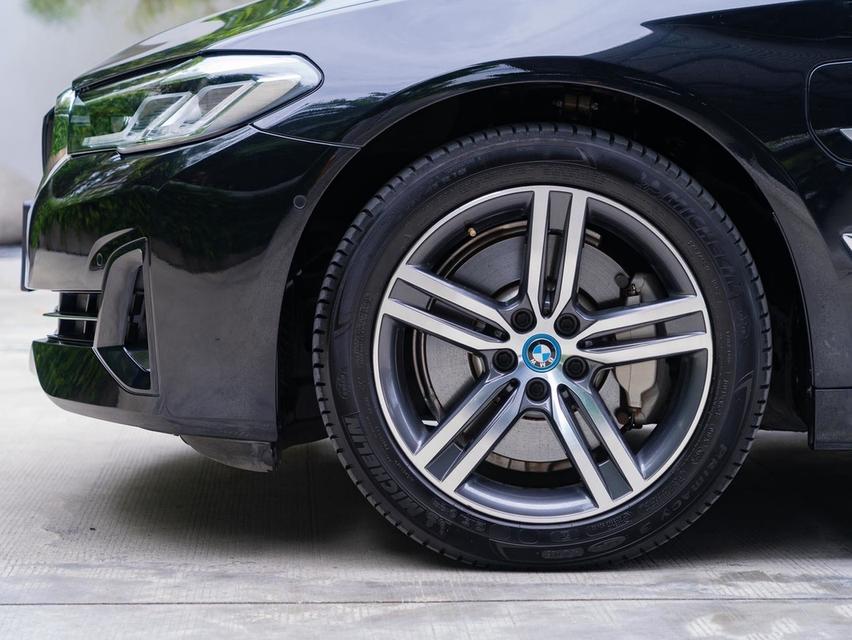 BMW 530E 2.0 ELITE G30 LCI 2023ซีดานผู้บริหาร Plug-in Hybrid ชาร์จไฟได้ รูปที่ 6